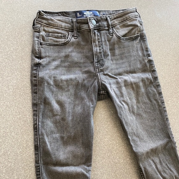 Hollister High-Rise Super Skinny Jeans - Picture 3 of 4